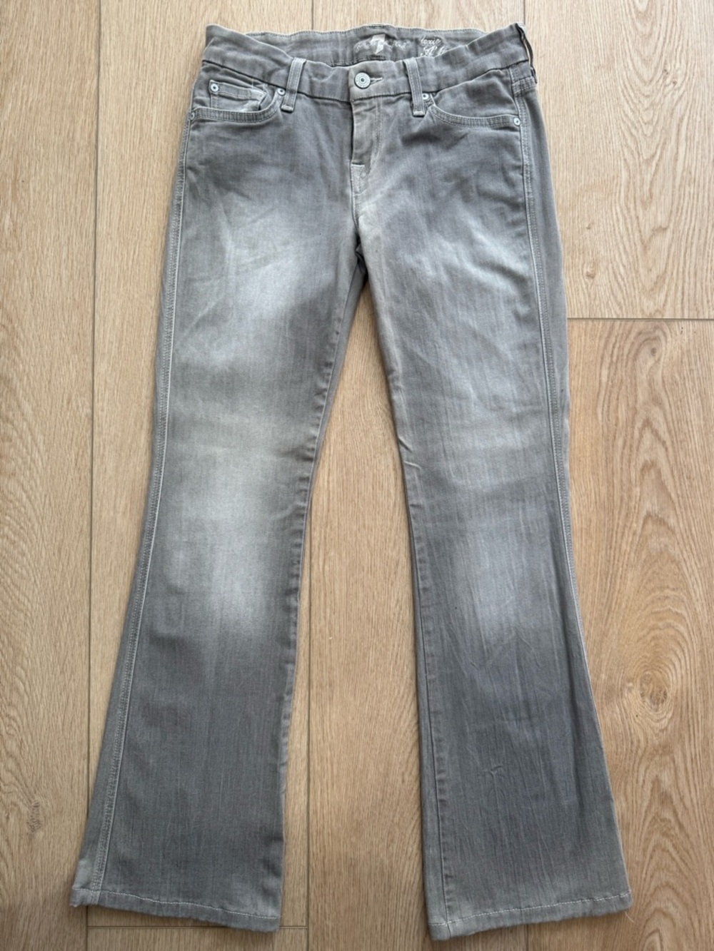 ✨ 7 For All Mankind Lexie A Pocket Light Grey Jeans — Tailored, Modern Essential